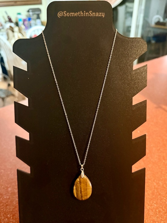 Jewelry - Natural Stone Tear Drop Pendant Necklace NEW  17”-19”